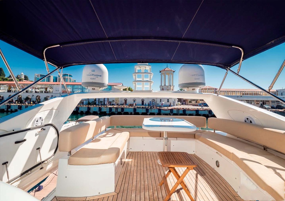 Аренда моторной яхты Sunseeker 66 Manhattan в Сочи
